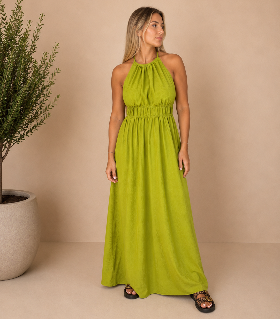 Robe col montant